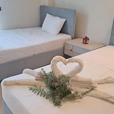 Oezel Havuzlu Tas Bodrum